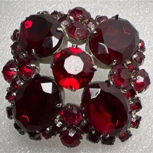 Vintage Square Red Glass‎ Rhinestone Brooch Pin Domed Prong Set Silver Tone